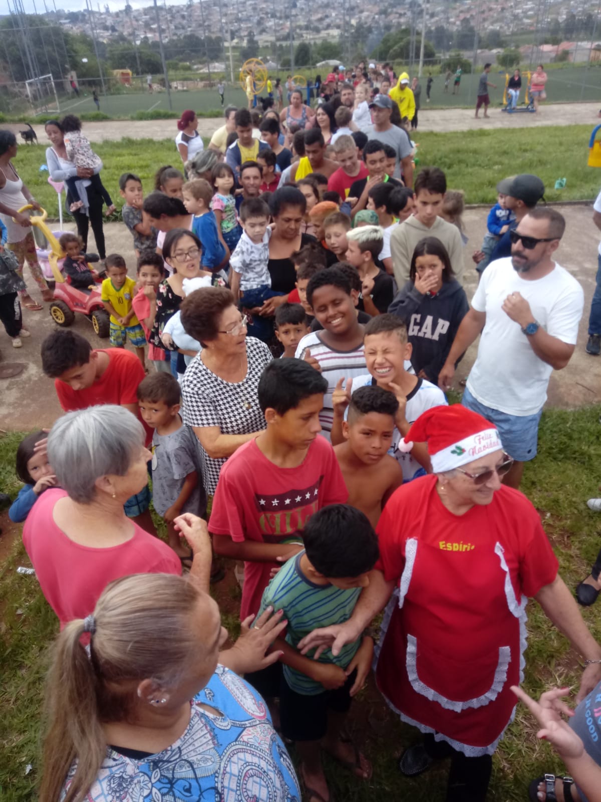 Paróquia Nossa Senhora Auxiliadora distribui doações para famílias de Ponta Grossa