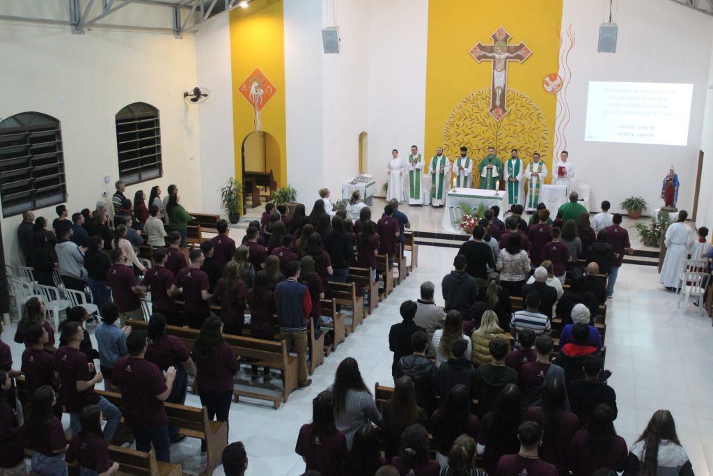 Animação Missionária Juvenil de Santa Catarina reúne jovens em Joinville