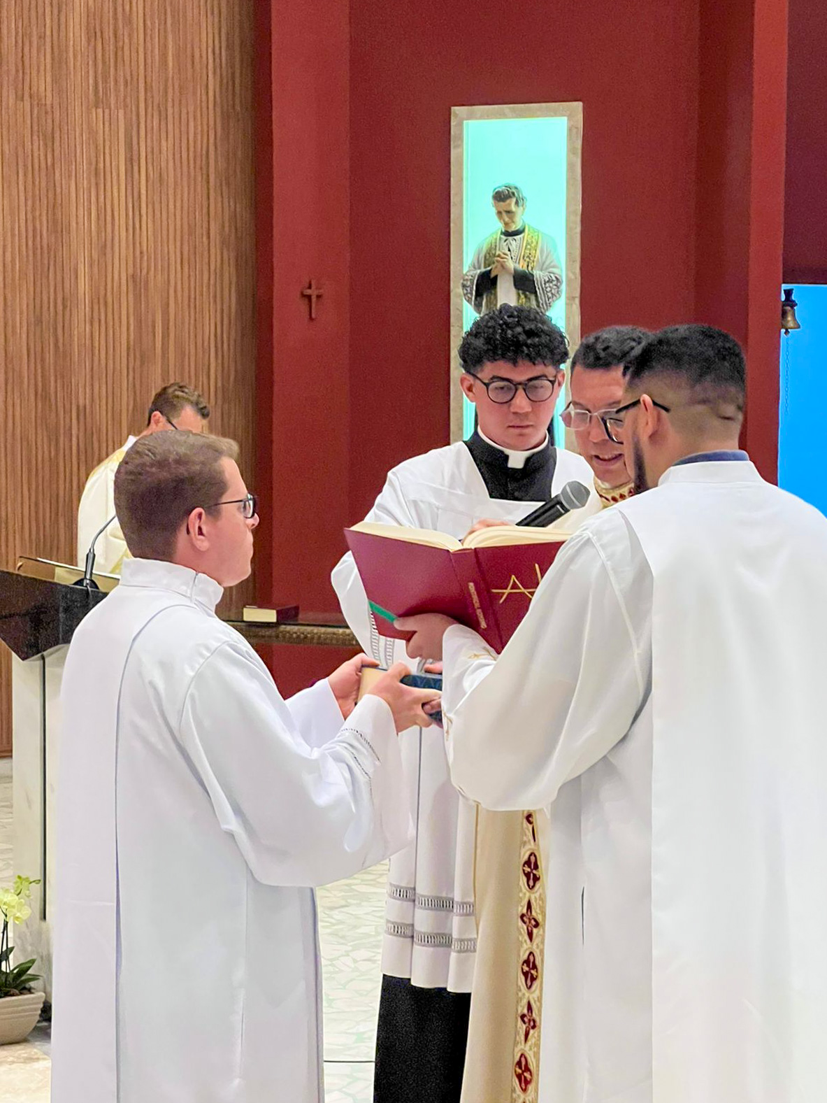 Seminarista da Inspetoria São Pio X recebe ministério do leitorado