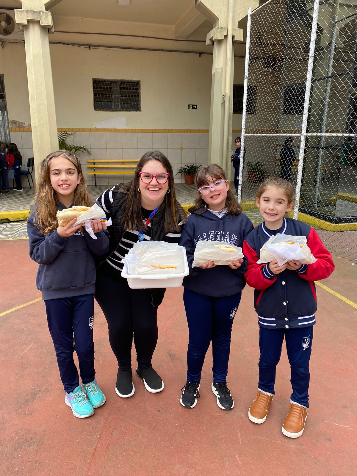 Pastoral Escolar promove “cachorro-quente solidário” em prol da Obras Sociais