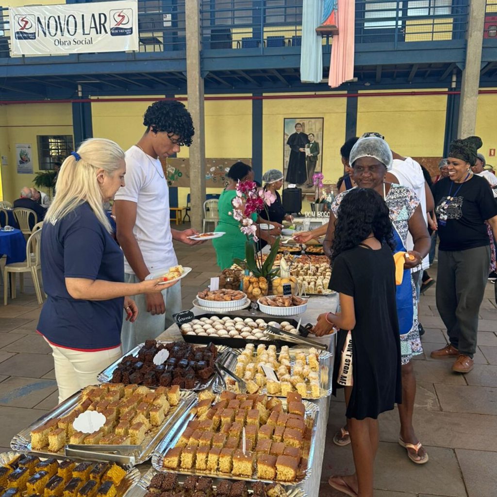 Café Colonial do Novo Lar: Uma Celebração de Sabores e Solidariedade