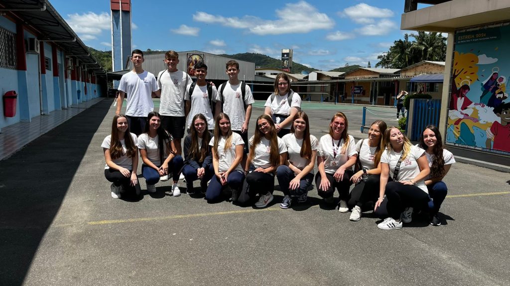 Um Encontro Transformador: A Visita da 3ª Série do Ensino Médio ao Parque Dom Bosco em Itajaí – SC