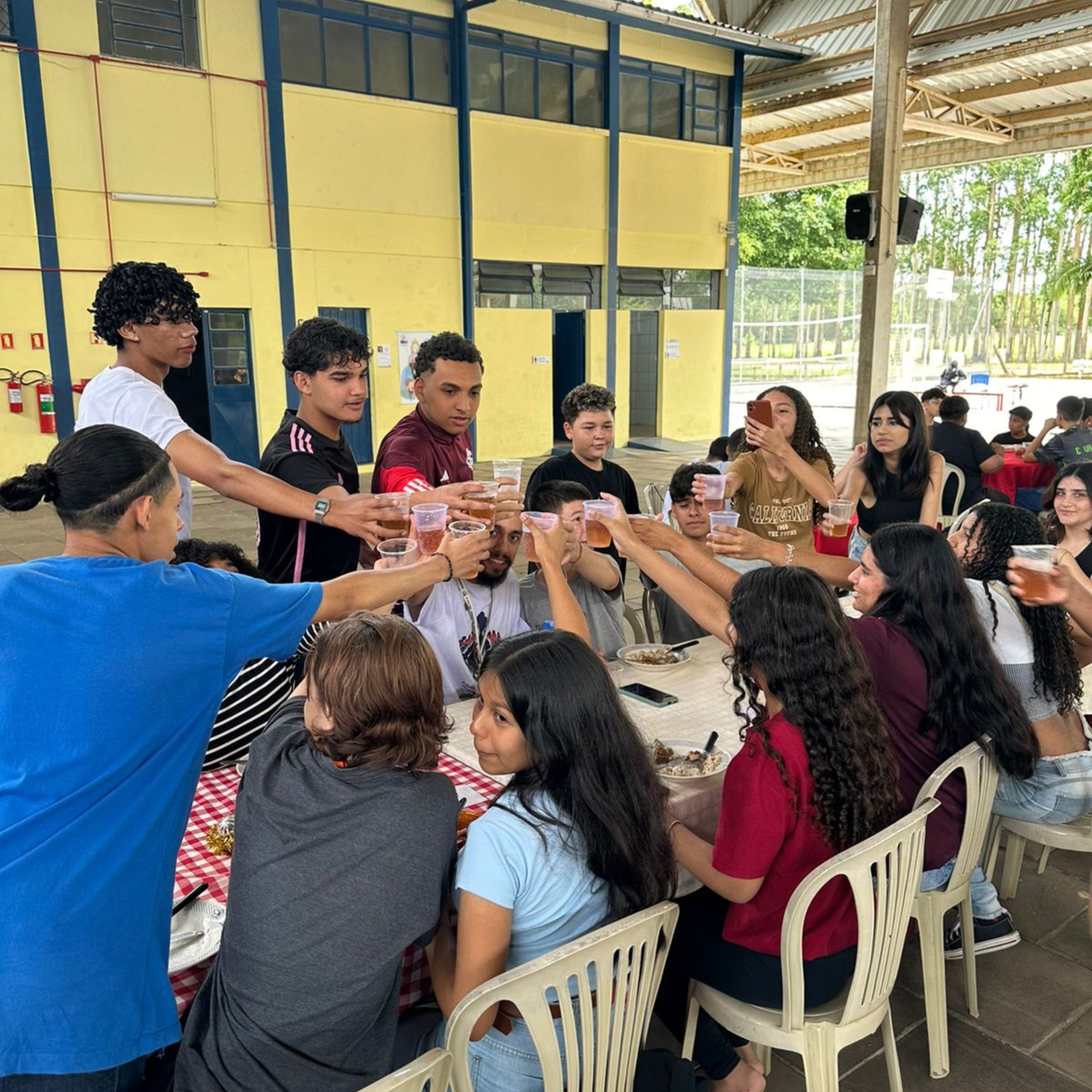 Almoço Natalino do Novo Lar: Espalhando esperança e alegria para nossos educandos