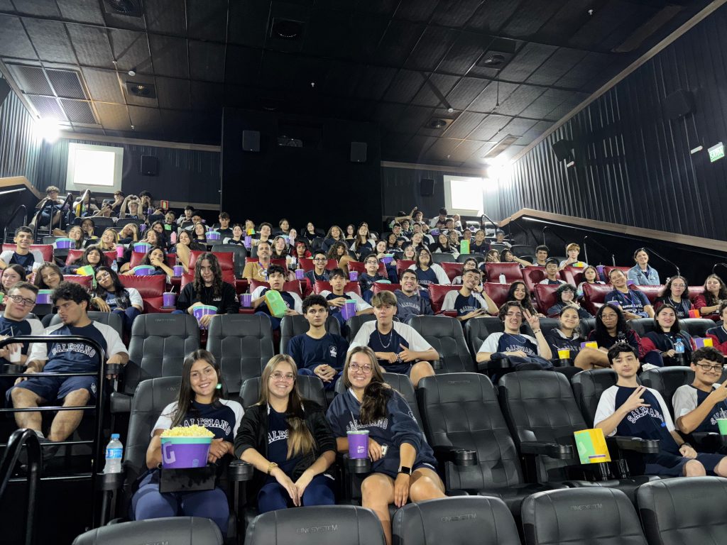 “Ainda Estou Aqui”: estudantes do Ensino Médio assistem a filme premiado e aprofundam estudos sobre a Ditadura no Brasil