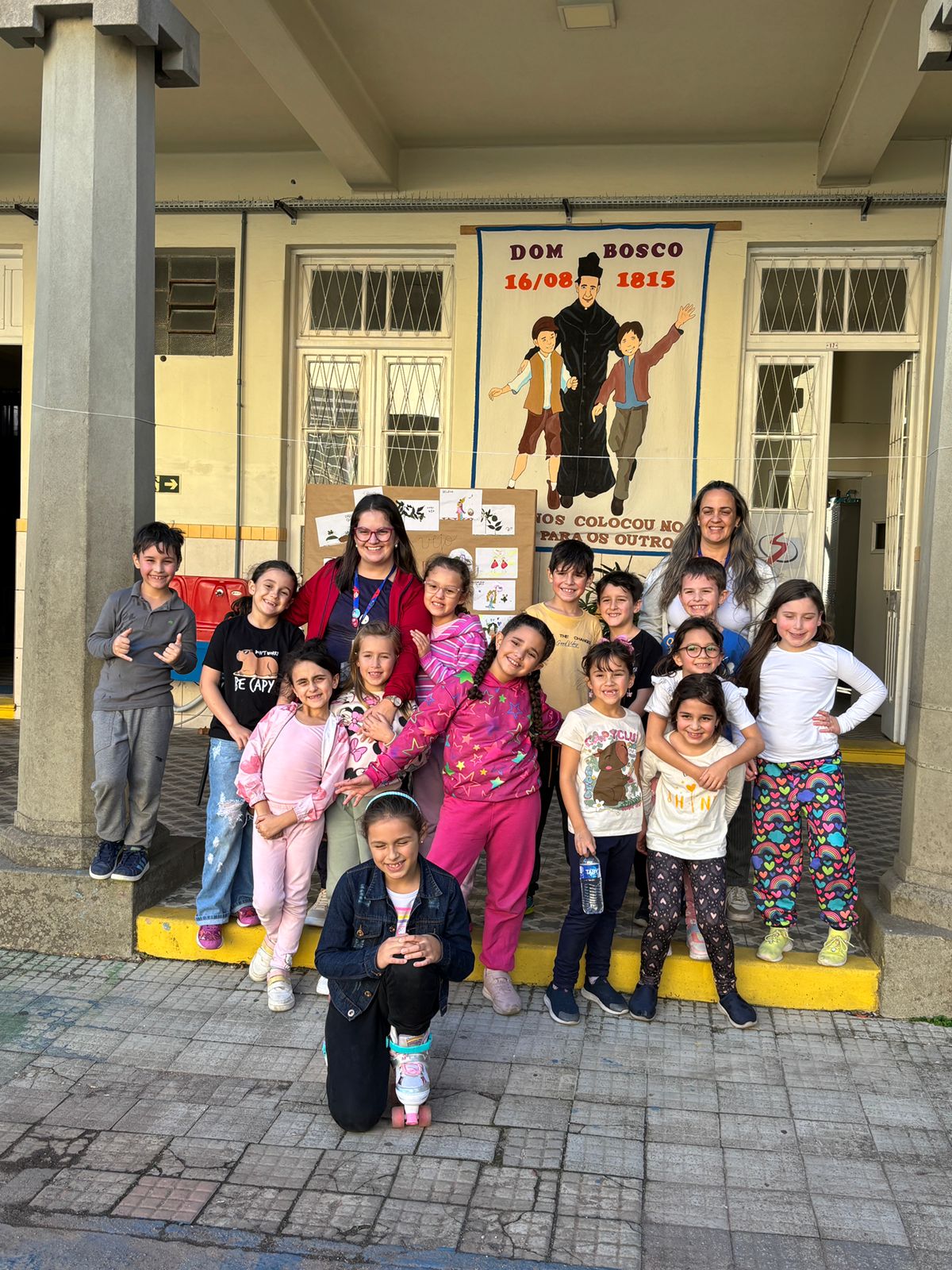 Oratório Festivo de Dom Bosco reúne famílias no pátio Salesiano