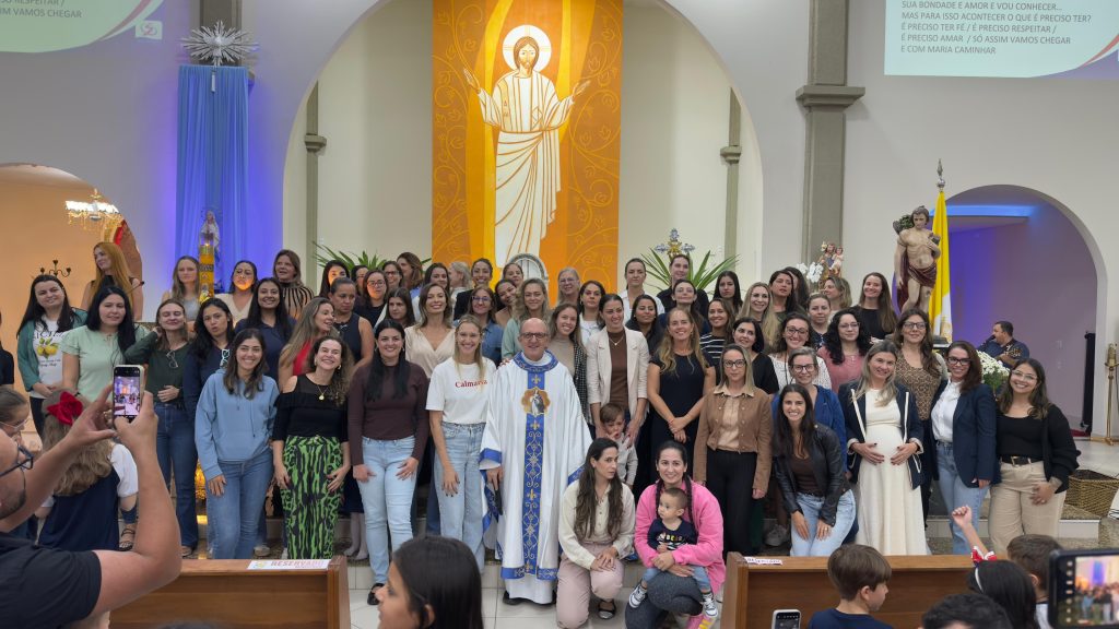 Colégio Salesiano Balneário celebra Eucaristia em homenagem às mães.