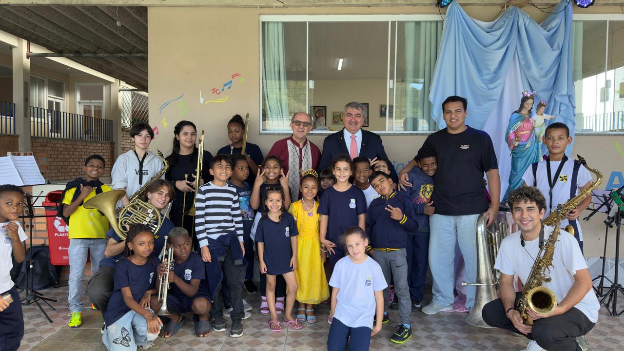 Deputado Antídio Lunelli visita Parque Dom Bosco e entrega emenda para reforma da panificação