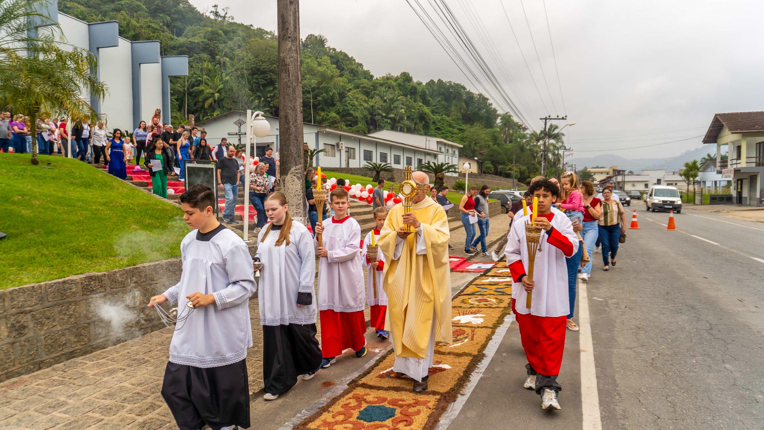 Corpus Christi mobiliza toda a comunidade paroquial de Massaranduba