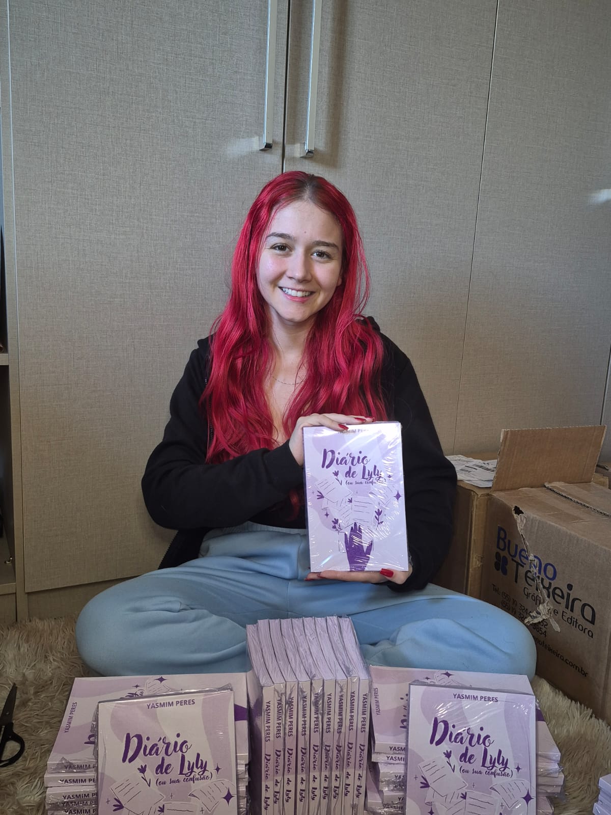 Ex-aluna do Salesiano Leão XIII tem seu primeiro livro publicado