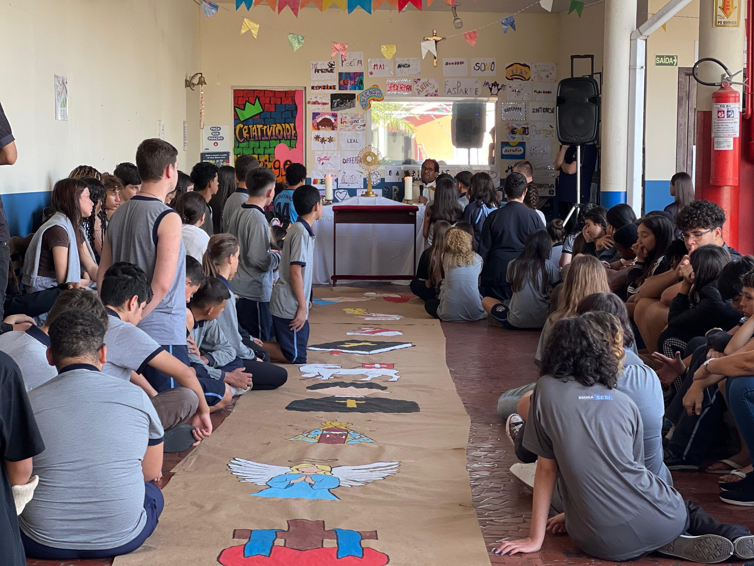 Celebração de Corpus Christi envolve educandos e educadores do Centro Educacional Dom Bosco
