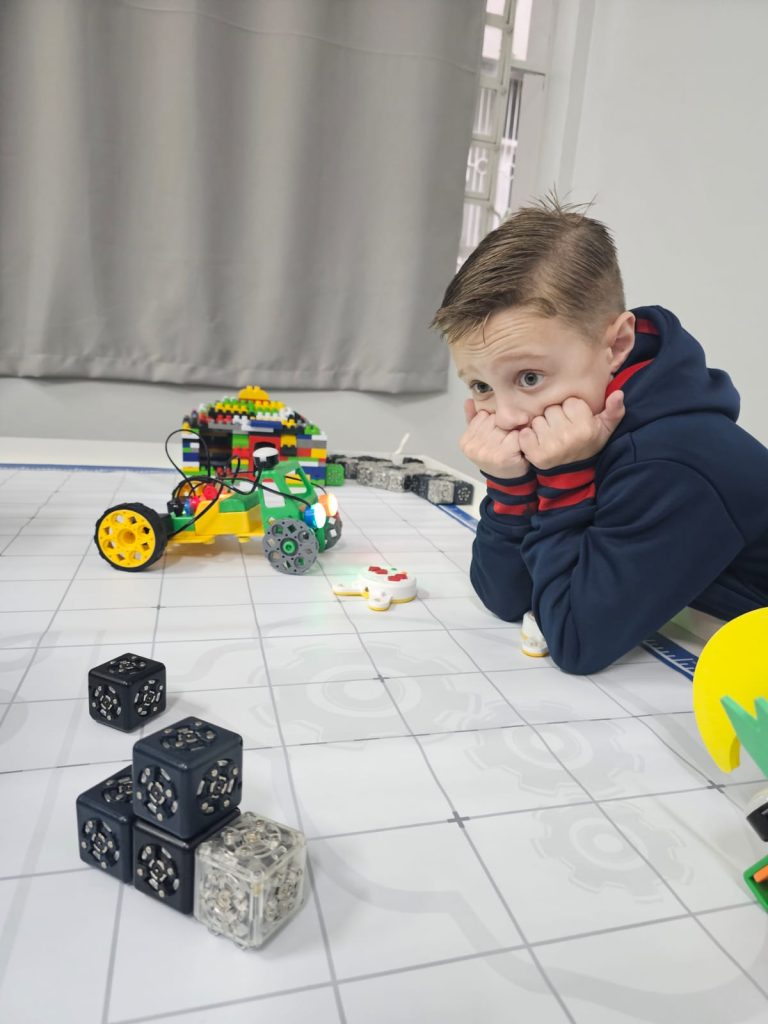 🚀 Novidade Tecnológica: Sala Exclusiva de Robótica Transforma a Aprendizagem na Nossa Escola