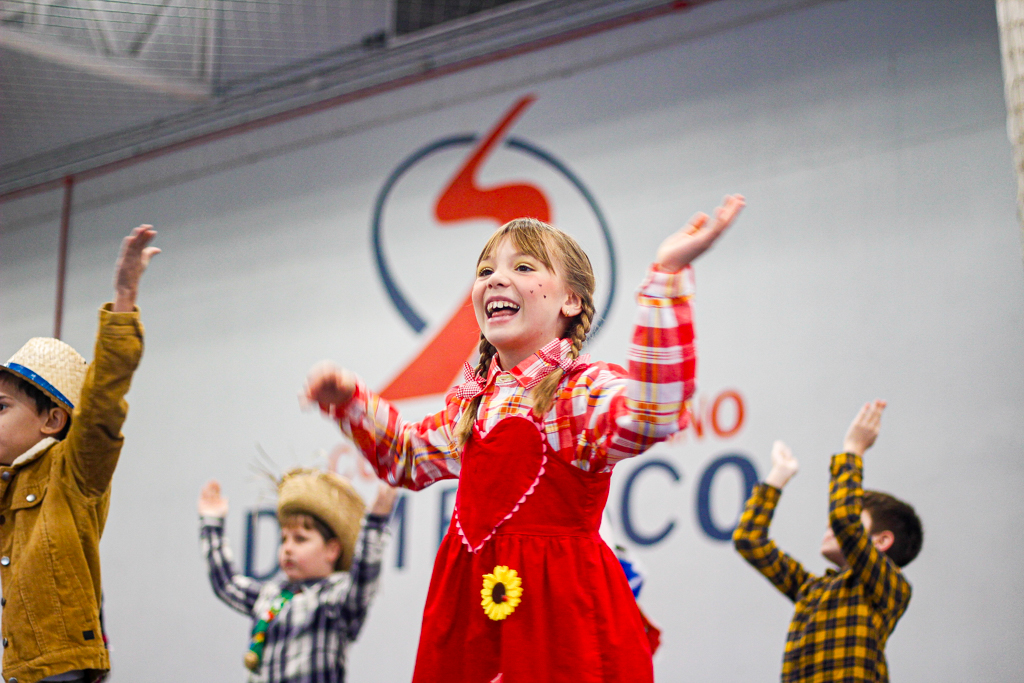 Protagonismo estudantil e alegria marcam as Festividades Juninas 2025