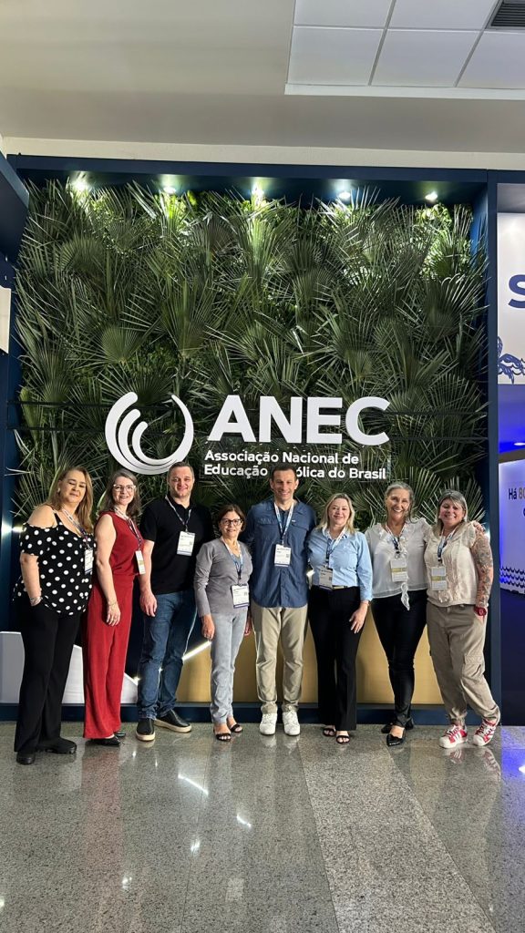 Direção executiva do Colégio Salesiano Leão XIII participa do ANEC 2025 em Fortaleza