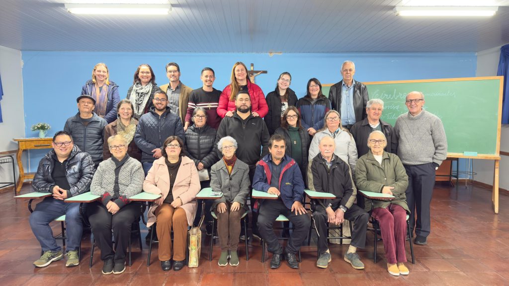 Novo pároco conhece lideranças de pastorais e movimentos da Paróquia Nossa Senhora Auxiliadora