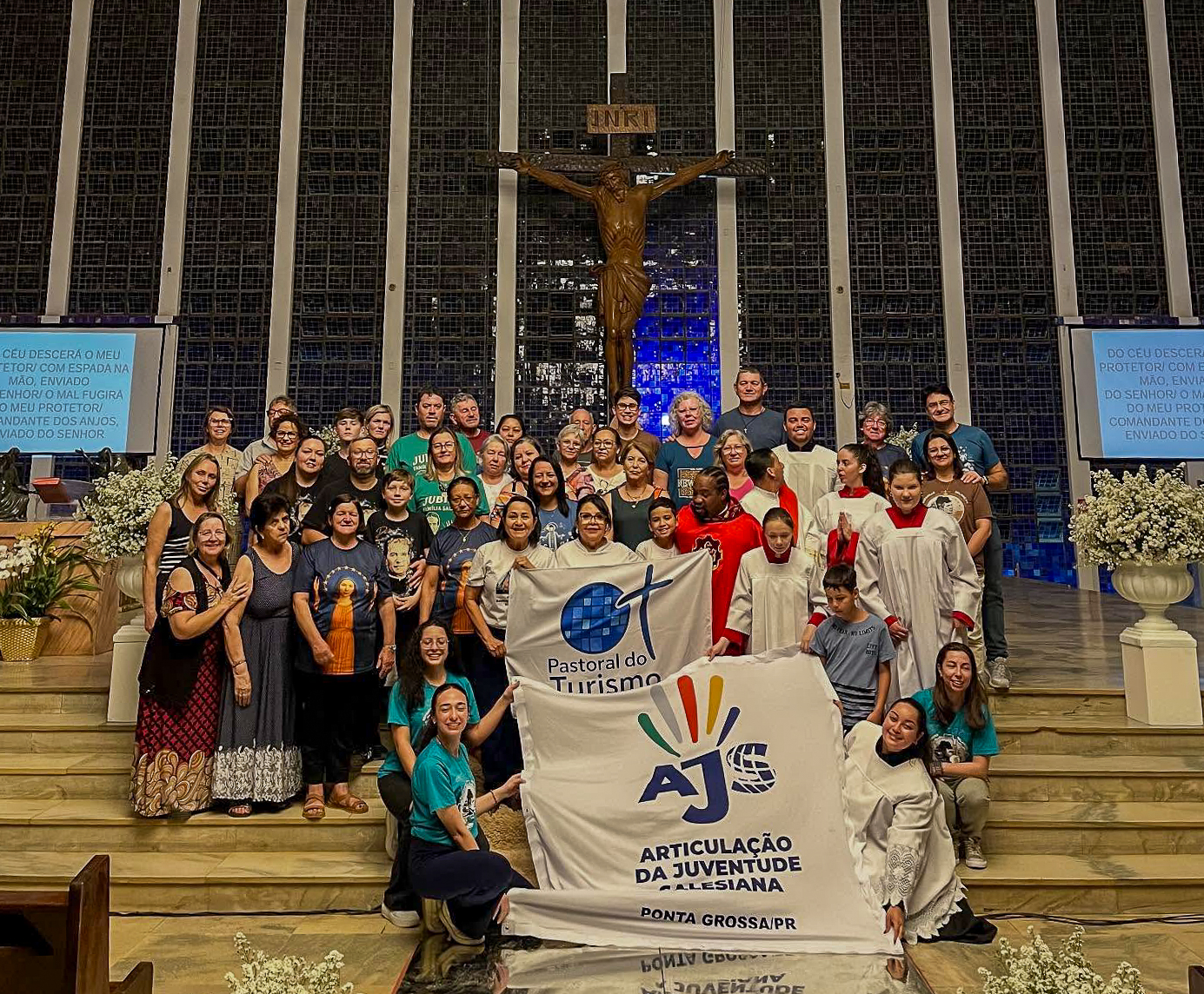 Fiéis da Paróquia Auxiliadora participam de peregrinação ao Santuário Dom Bosco em Brasília