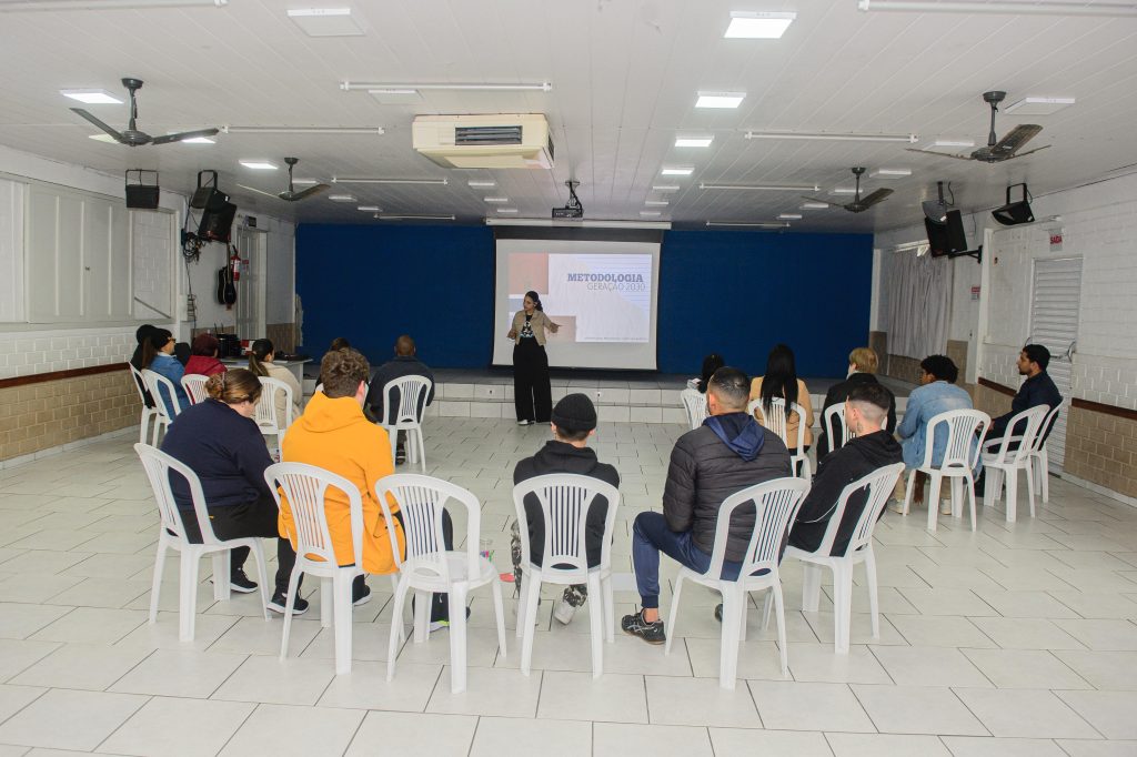 Educadores participam de formação continuada sobre a metodologia RPI