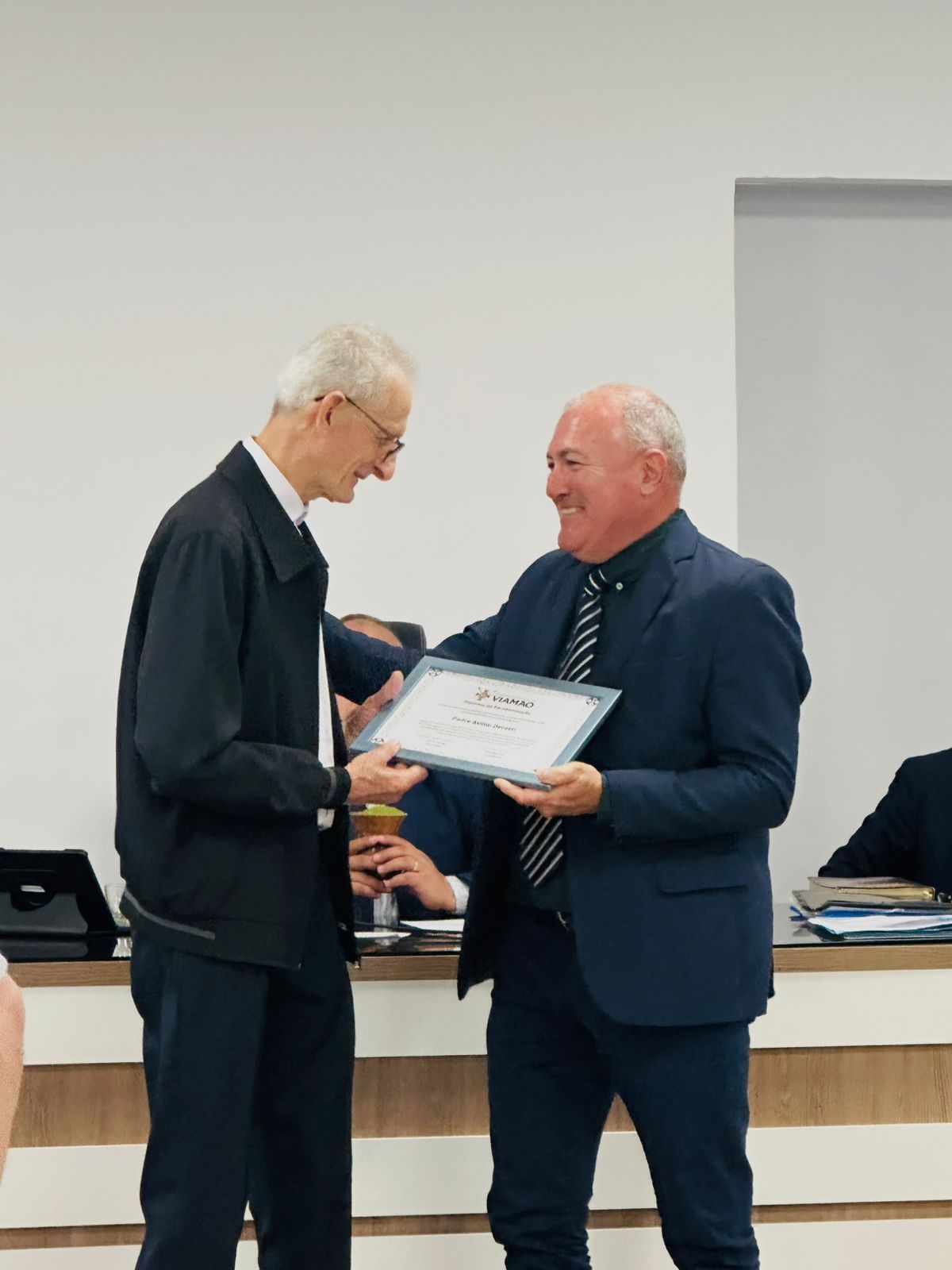 Padre Asídio Deretti recebe Menção Honrosa na Câmara de Vereadores de Viamão