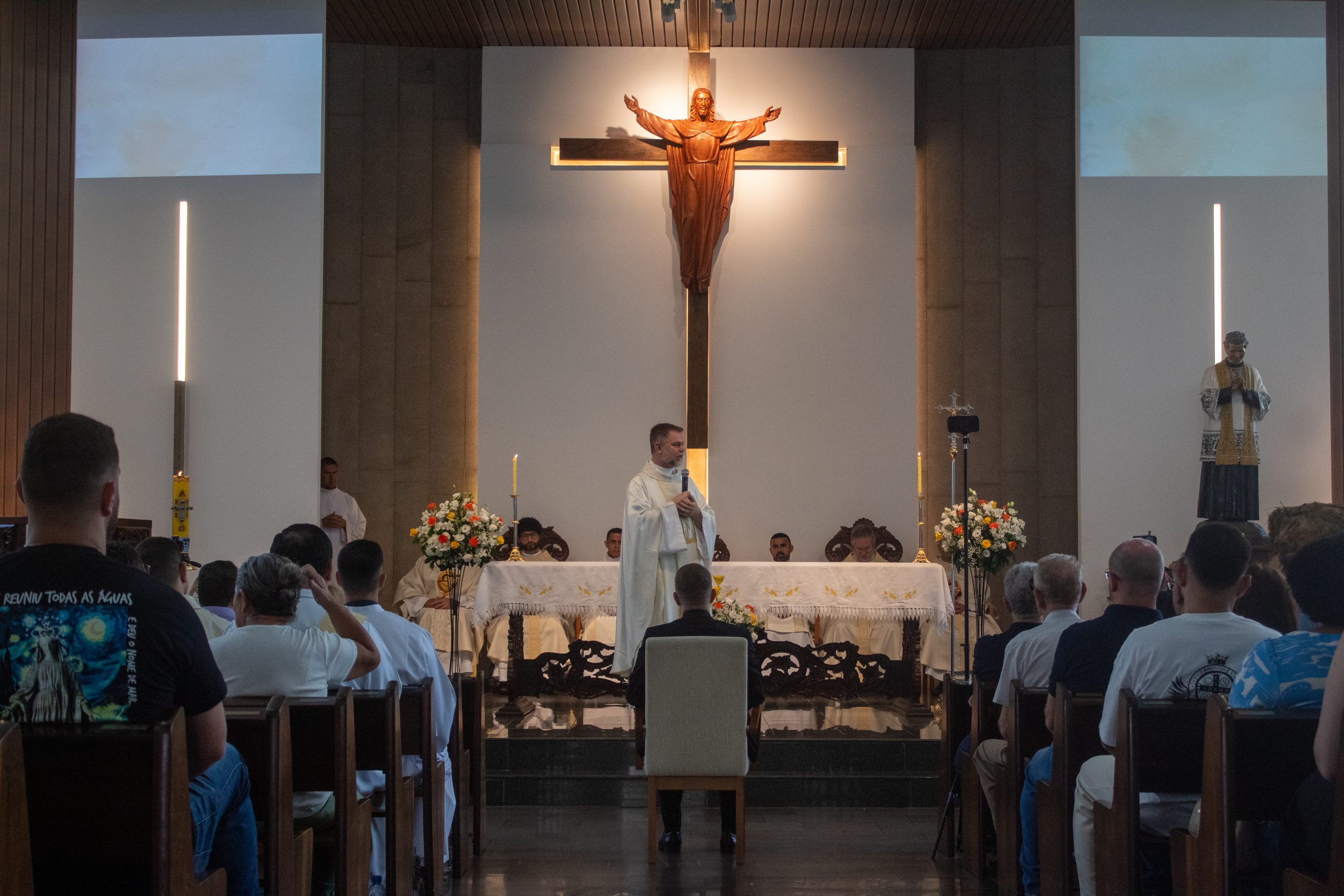 Salesiano professa votos perpétuos em missa celebrada na Paróquia São Cristóvão