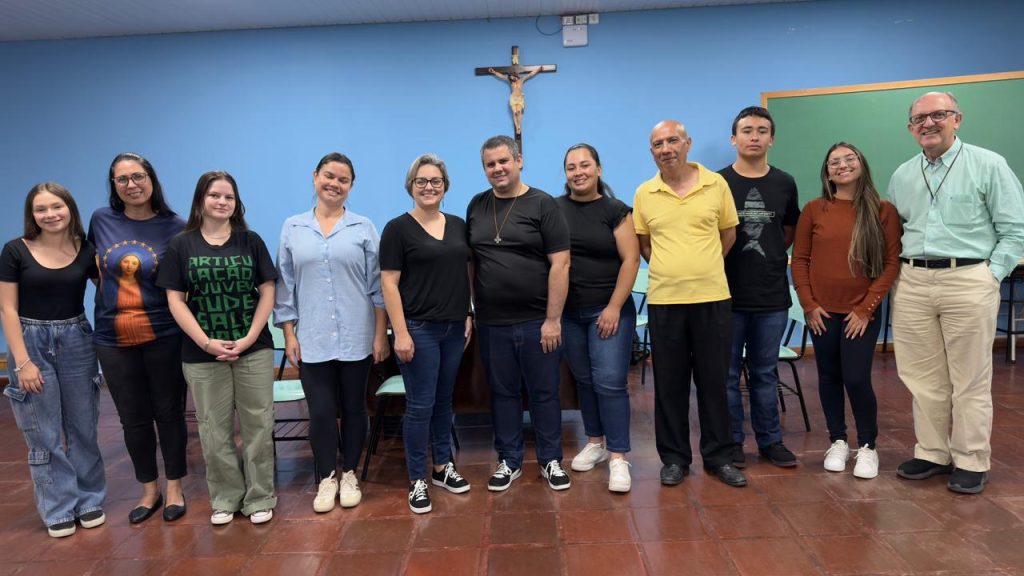 Coordenação dos Servidores do Altar da Paróquia Nossa Senhora Auxiliadora, em Ponta Grossa, PR, realiza primeiro encontro com novo Coordenador Paroquial