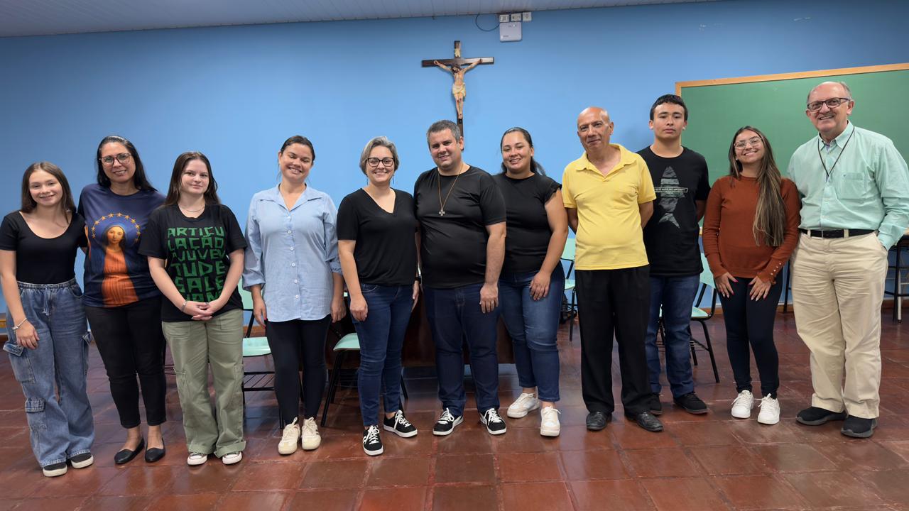 Coordenação dos Servidores do Altar da Paróquia Nossa Senhora Auxiliadora, em Ponta Grossa, PR, realiza primeiro encontro com novo Coordenador Paroquial