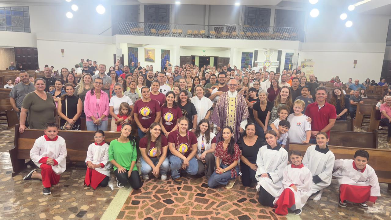 Igreja Matriz da Paróquia Nossa Senhora Auxiliadora, em Ponta Grossa – PR, proporciona aos pais das crianças e adolescentes da Catequese um momento especial de Celebração Eucarística de abertura das atividades catequéticas de 2026