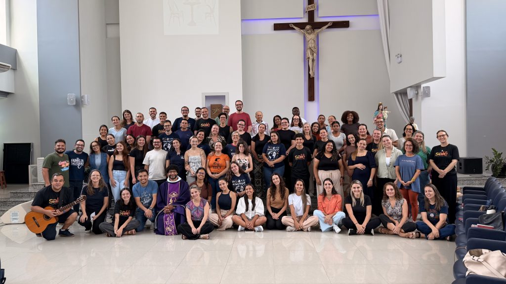Educadores do Salesiano vivem manhã de retiro espiritual com oração, silêncio e partilha