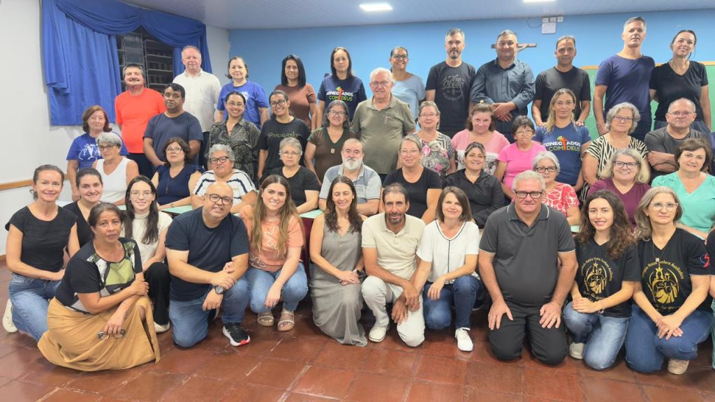 Paróquia Nossa Senhora Auxiliadora inicia curso para novos Ministros da Comunhão