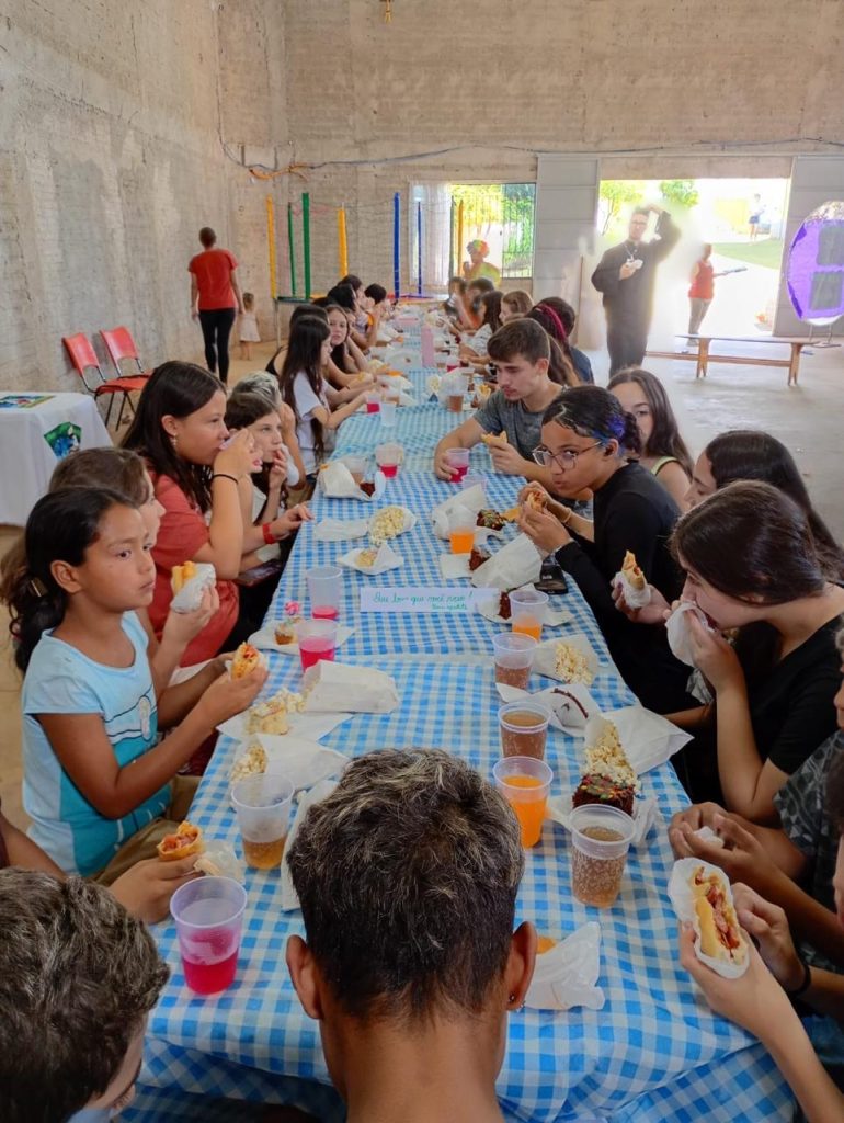 Capela São Domingos Sávio promove Festa da Alegria para crianças da catequeseCapela São Domingos Sávio promove Festa da Alegria para crianças da catequese