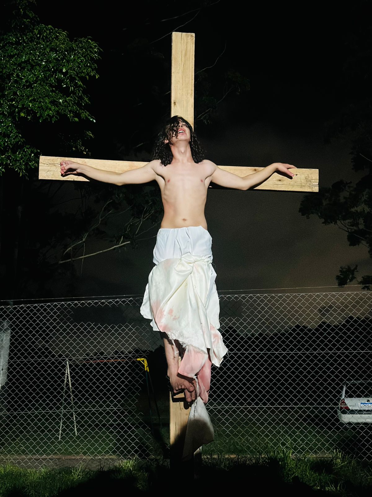 Entre luzes, silêncio e entrega: uma noite que marcou corações no Novo Lar