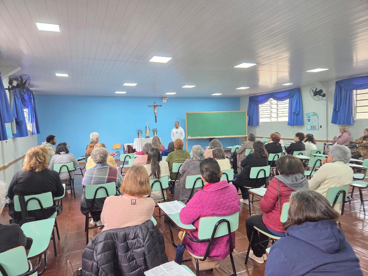 Legião de Maria da Paróquia Nossa Senhora Auxiliadora, em Ponta Grossa, reflete sobre Maria na vida dos seus membros