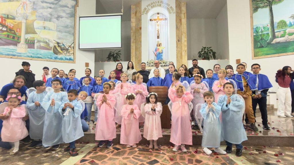 Paróquia Nossa Senhora Auxiliadora, em Ponta Grossa, encerra mês de maio com a Coroação de Nossa Senhora Auxiliadora