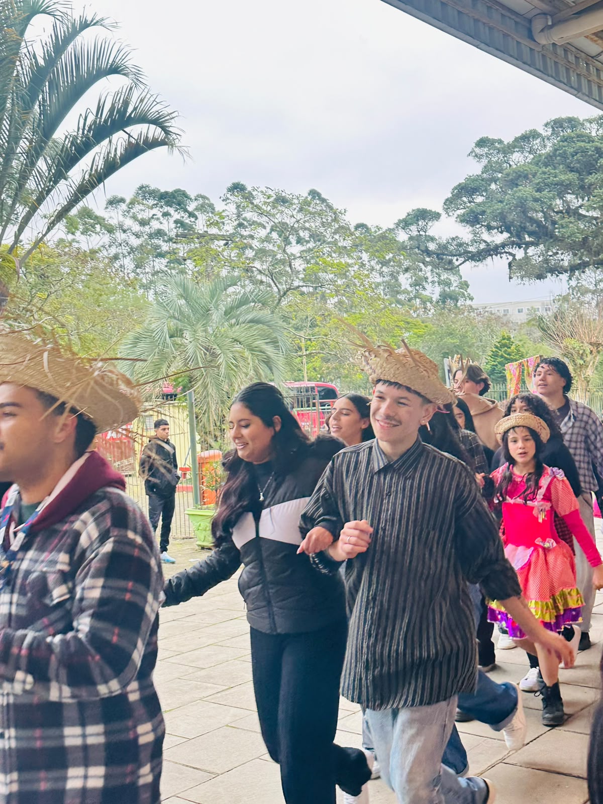 Arraiá do Novo Lar reuniu cerca de 260 pessoas em uma tarde de alegria, cultura e diversão
