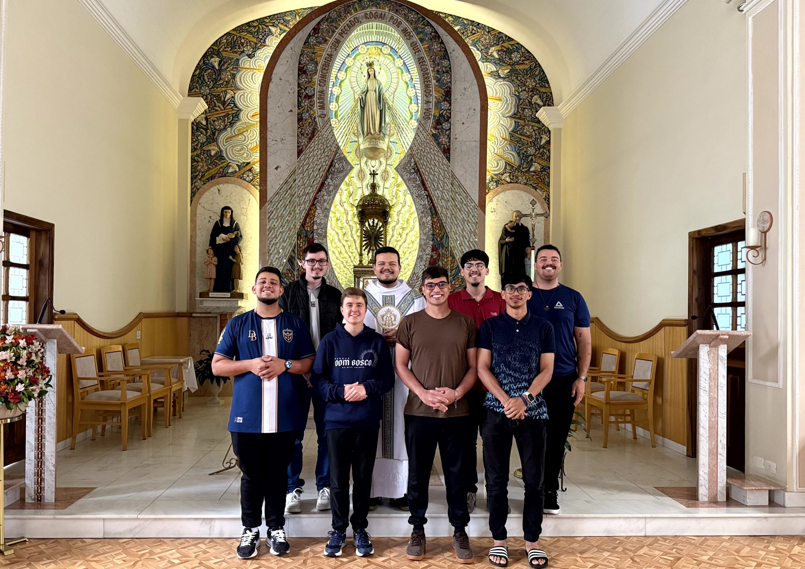 Aspirantes e Pré-Noviços refletem sobre o discernimento vocacional durante retiro em Curitiba